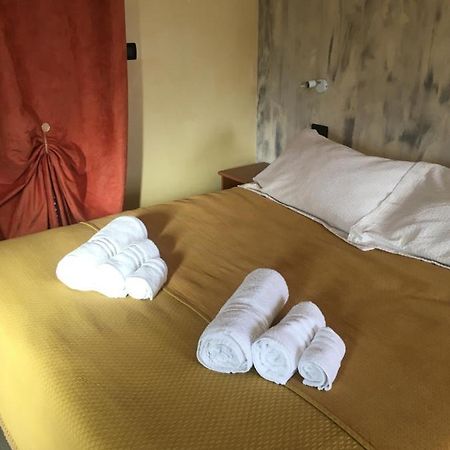 B & B La Guesthouse Poirino Екстер'єр фото