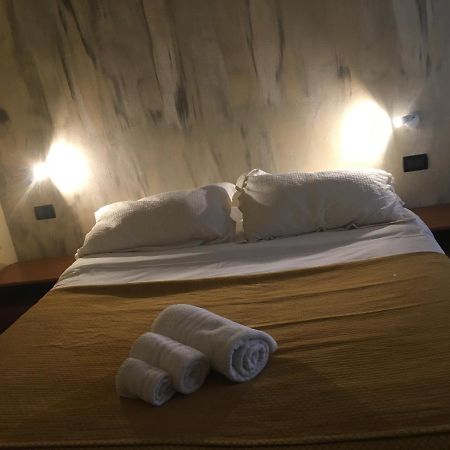 B & B La Guesthouse Poirino Екстер'єр фото