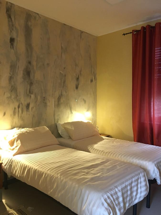 B & B La Guesthouse Poirino Екстер'єр фото