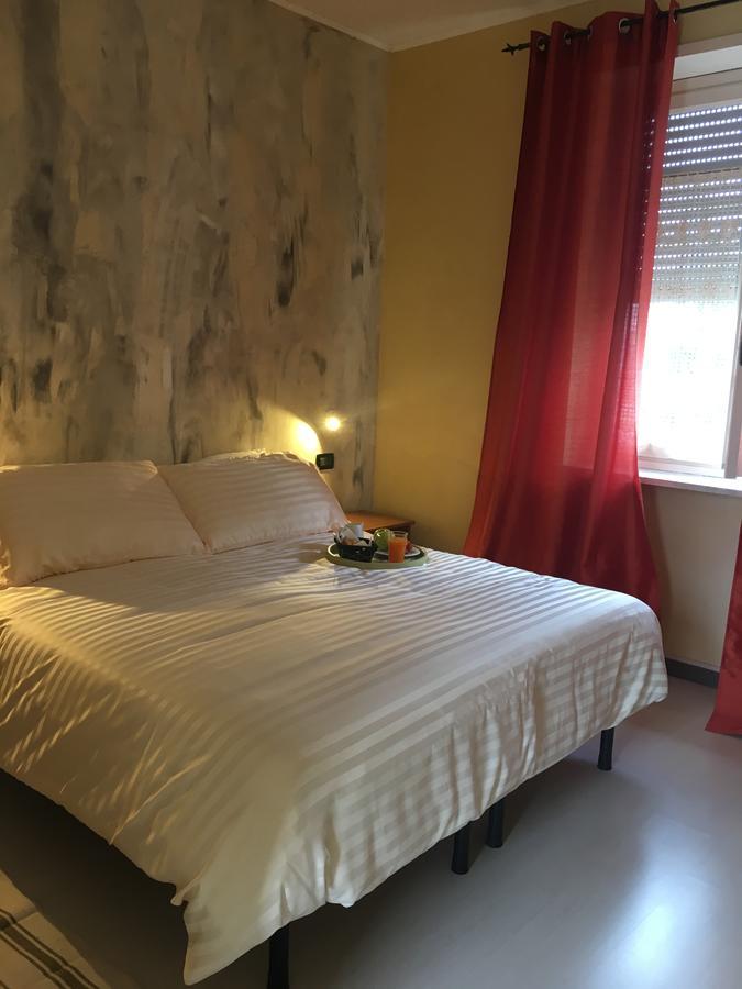 B & B La Guesthouse Poirino Екстер'єр фото