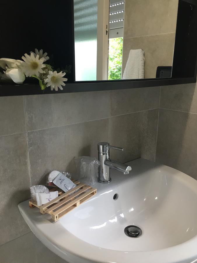 B & B La Guesthouse Poirino Екстер'єр фото