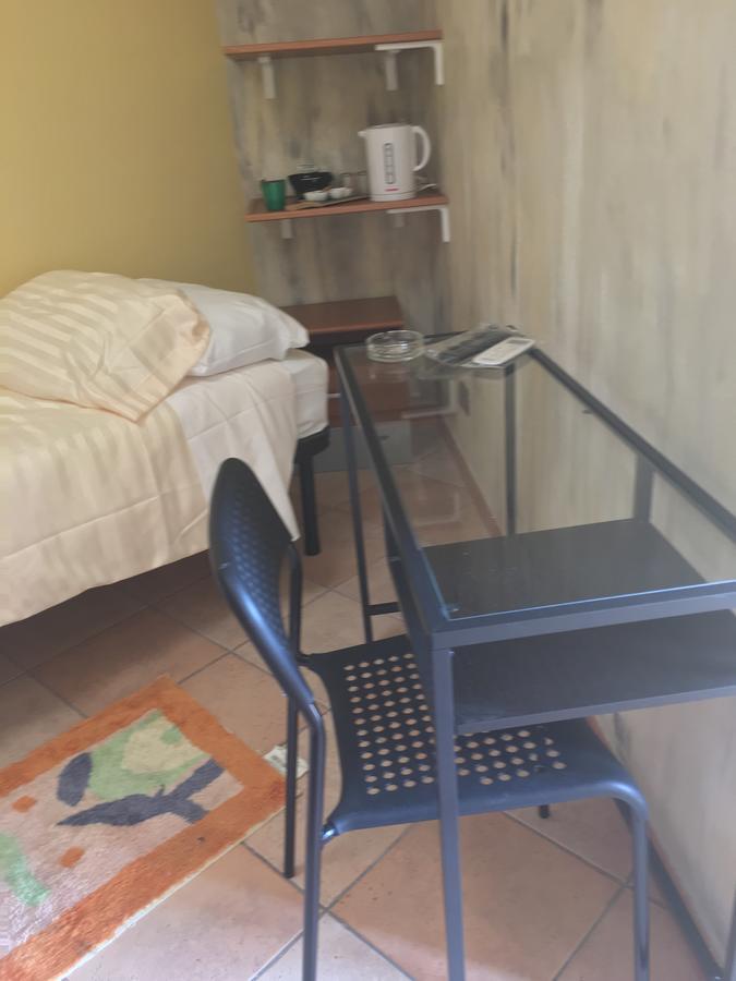 B & B La Guesthouse Poirino Екстер'єр фото