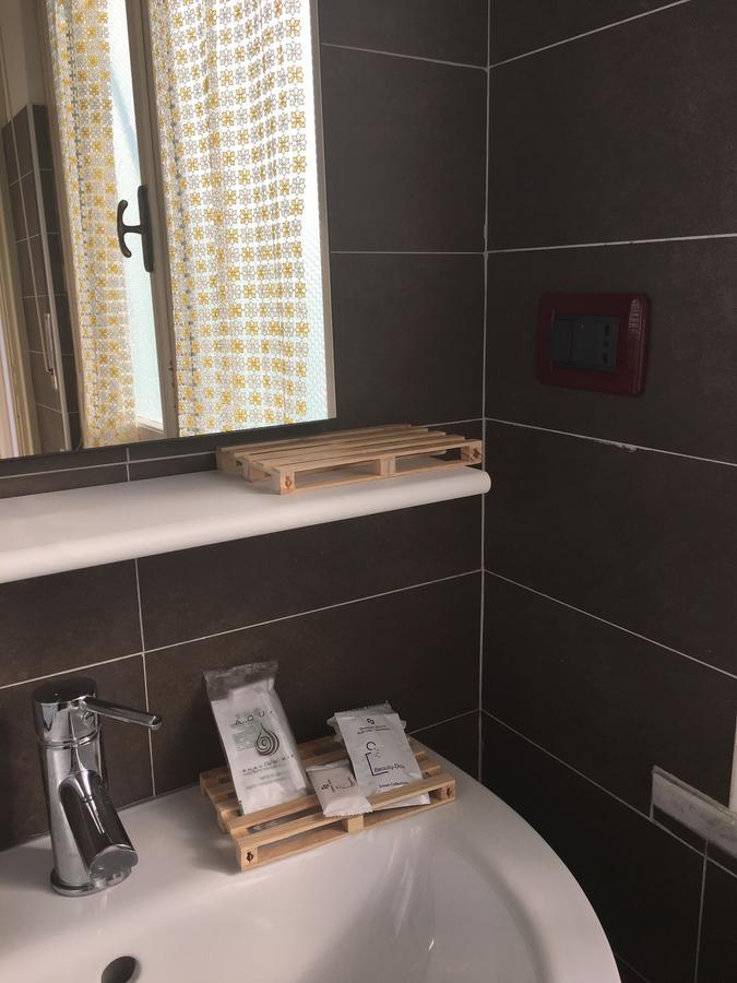 B & B La Guesthouse Poirino Екстер'єр фото