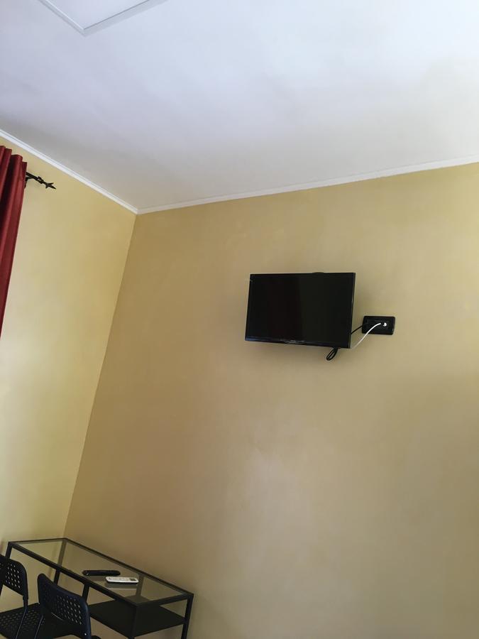 B & B La Guesthouse Poirino Екстер'єр фото