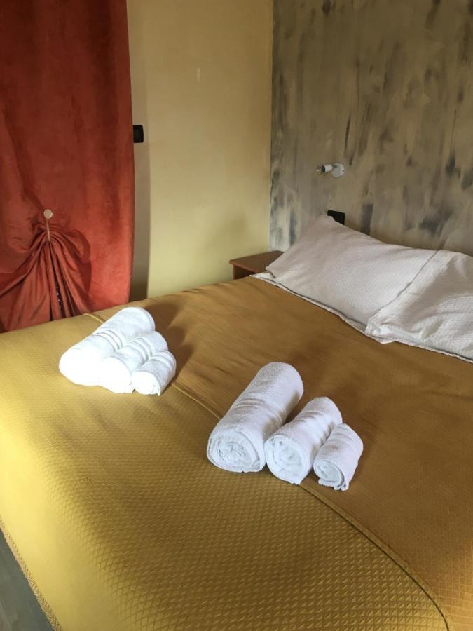 B & B La Guesthouse Poirino Екстер'єр фото