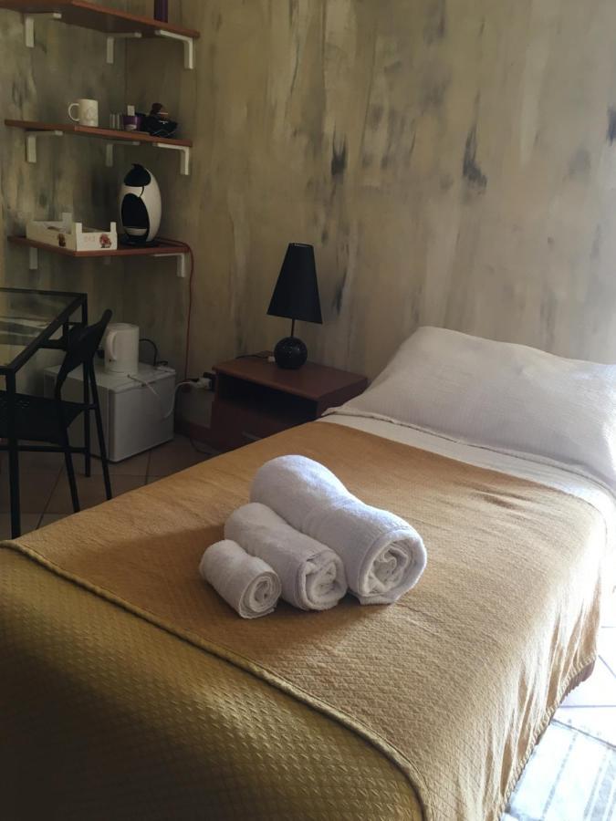 B & B La Guesthouse Poirino Екстер'єр фото