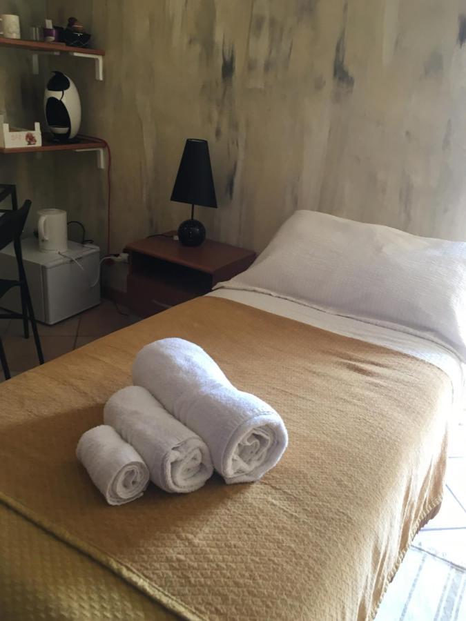 B & B La Guesthouse Poirino Екстер'єр фото