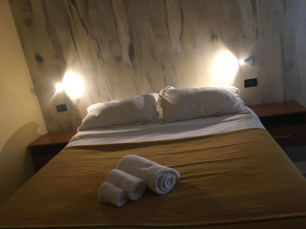 B & B La Guesthouse Poirino Екстер'єр фото