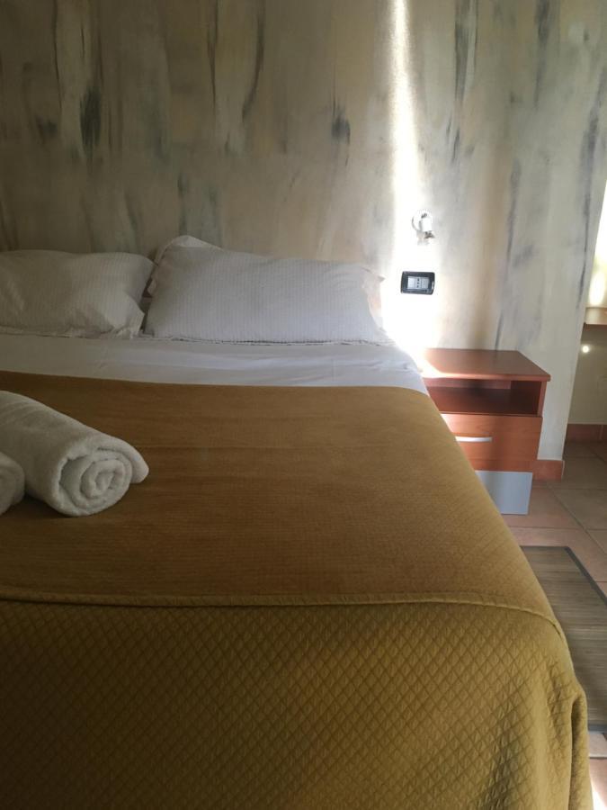 B & B La Guesthouse Poirino Екстер'єр фото